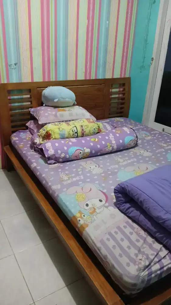 tempat tidur jati
