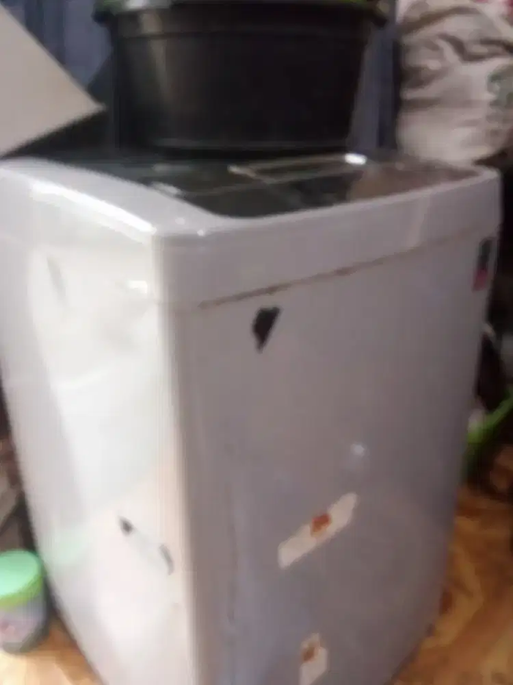 Beli barang bekas AC mesin cuci, kulkas