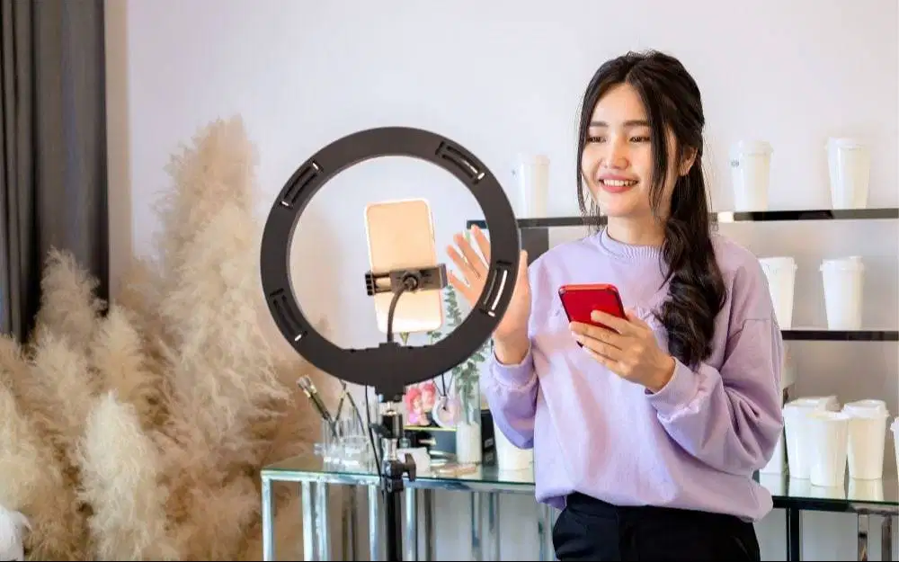 LOWONGAN PercayaDiri Kreatif -Live Host Admin Marketplace Social Media