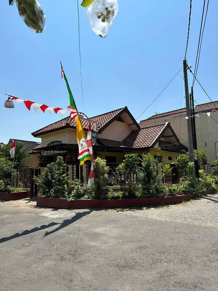 Dijual cepat dan murah rumah pojok tipe 70 strategis candi sidoarjo