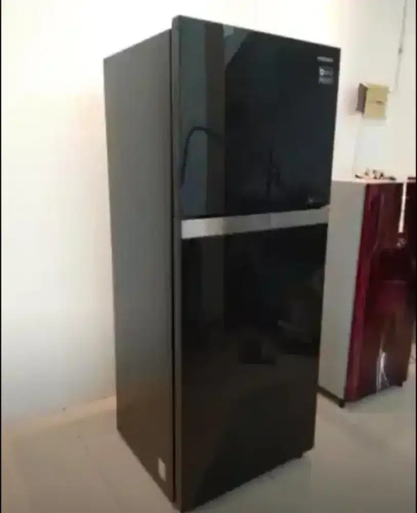 Kulkas jumbo warna hitam mewah merek Samsung sgt normal x apartmen