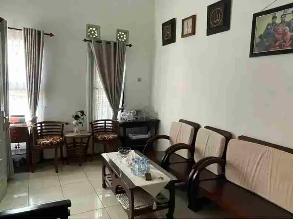 rumah 2 lantai lingkungan elite griyasantha eksekutif suhat samping rumah sakit Ub brawijaya bonus furniture
