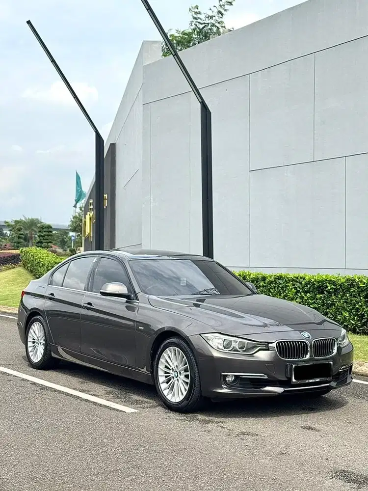 ODO LOW! BMW F30 320i Luxury 2.0 A/T 2014