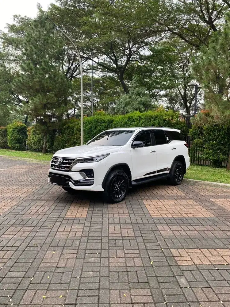 TOYOTA FORTUNER 2.8 GR THN 2023