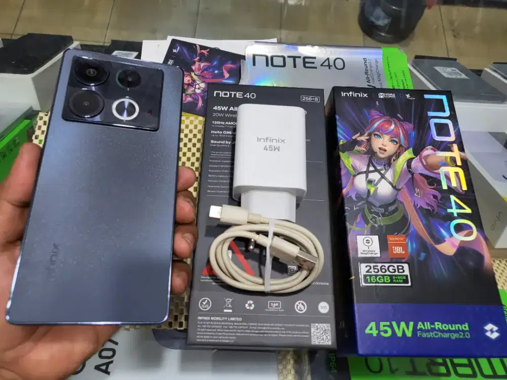 INFINIX NOTE 40 RAM 16/256GB
Layar amoled kamera 1080/60fps
SPEK GAME