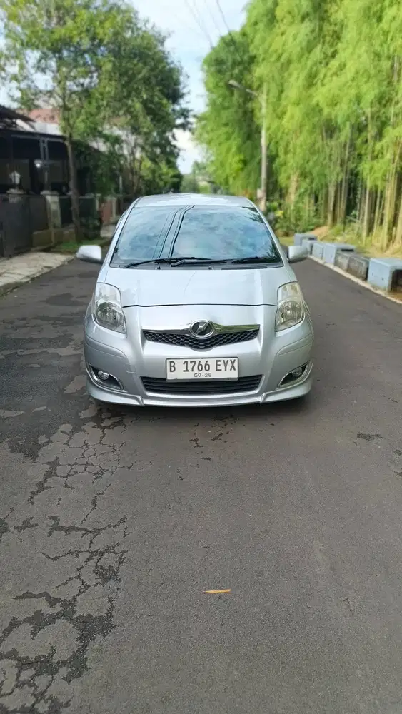 YARIS 2011 S LIMITED AT MATIK SILVER SIAP PAKAI