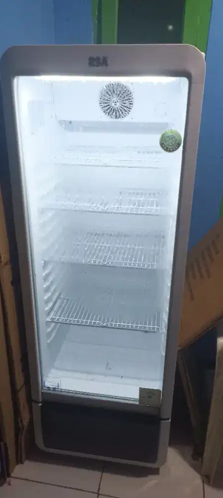 Bismillah jual aja kulkas pendingin cocok buat usaha kondisi 90%