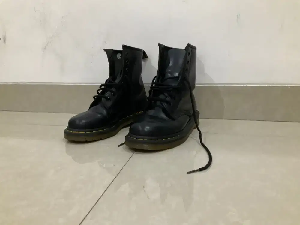 Preloved Sepatu Dr Martens Size 38