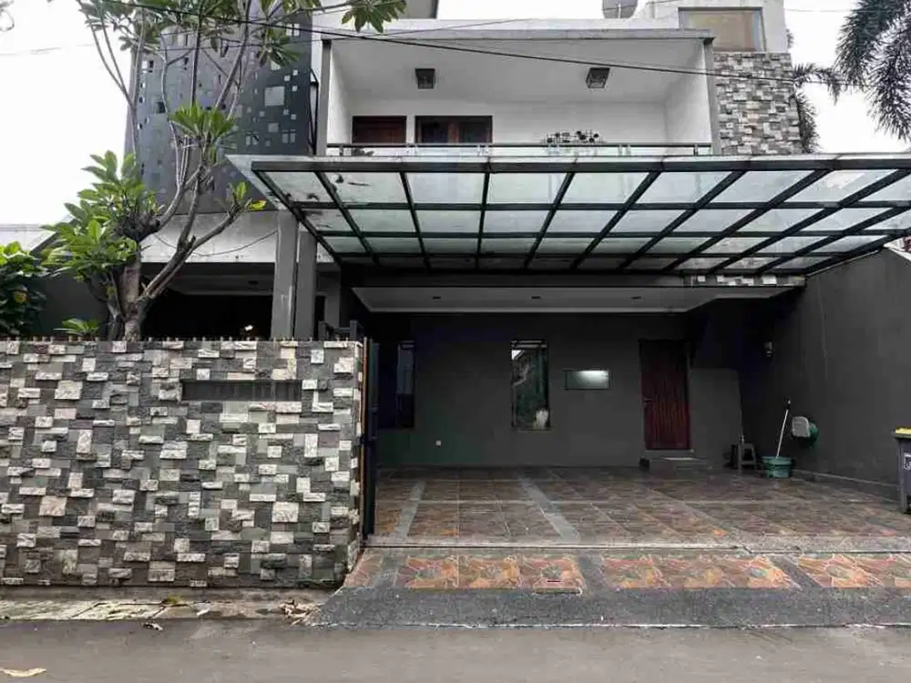 RUMAH SIAP HUNI & FURNISHED DI TEBET