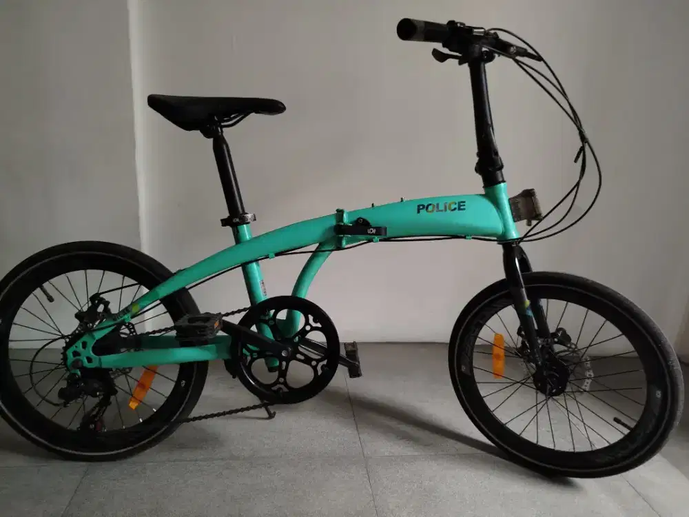 SEPEDA LIPAT Police