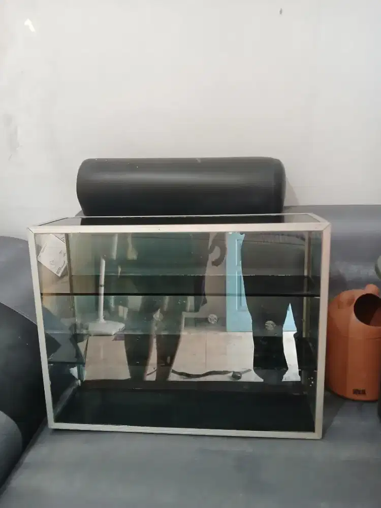 DIJUAL CEPAT ETALASE