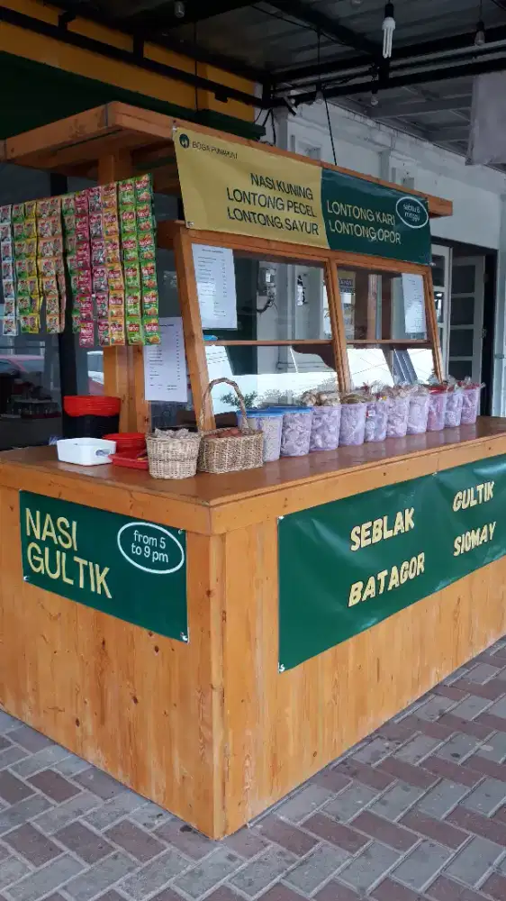 Dijual etalase dan meja kursi 6jt