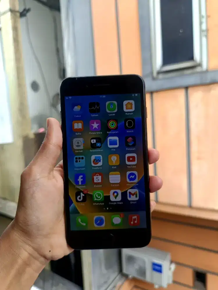 iPhone 8 Plus 64GB Black Mulus Lengkap