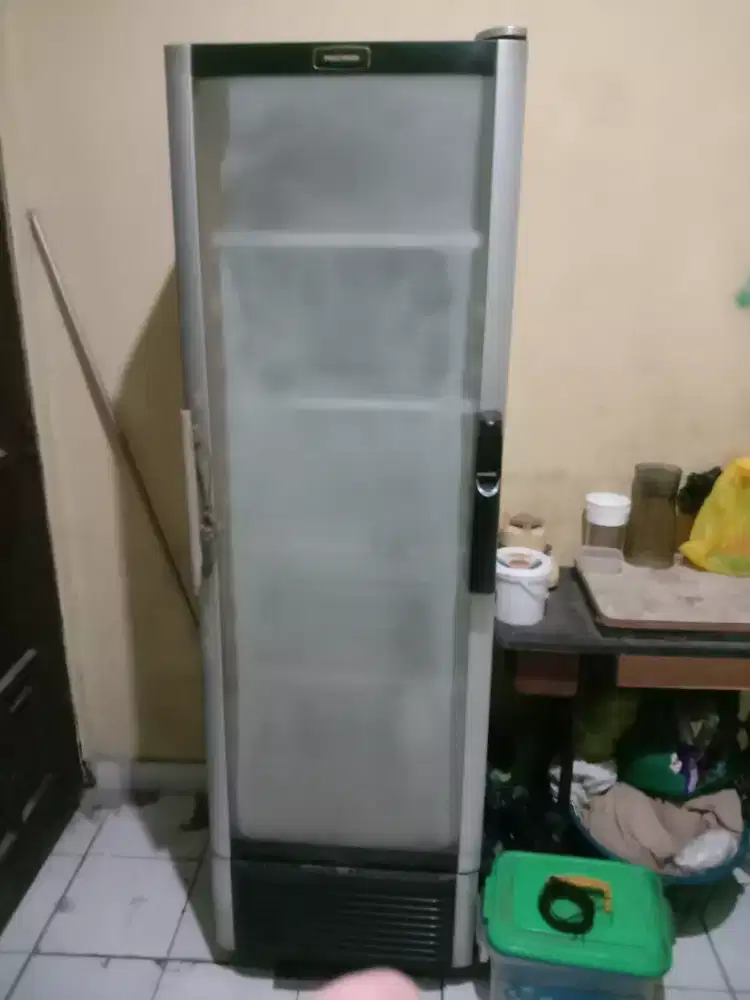 Di jual show case merk Polytron