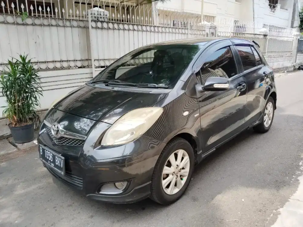 Toyota yaris E manual istimewa
