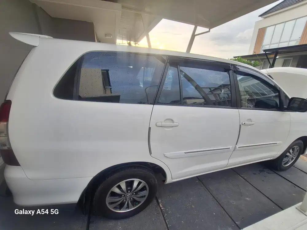 Toyota Kijang Innova 2015 Bensin