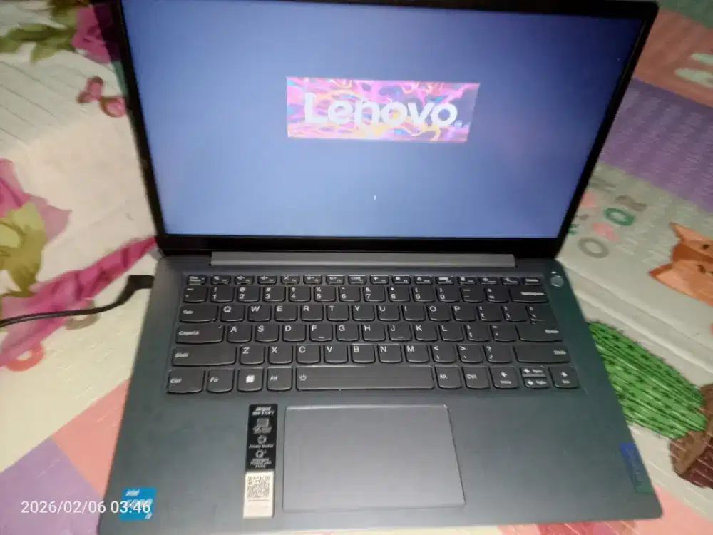 Laptop Lenovo kondisi mulus