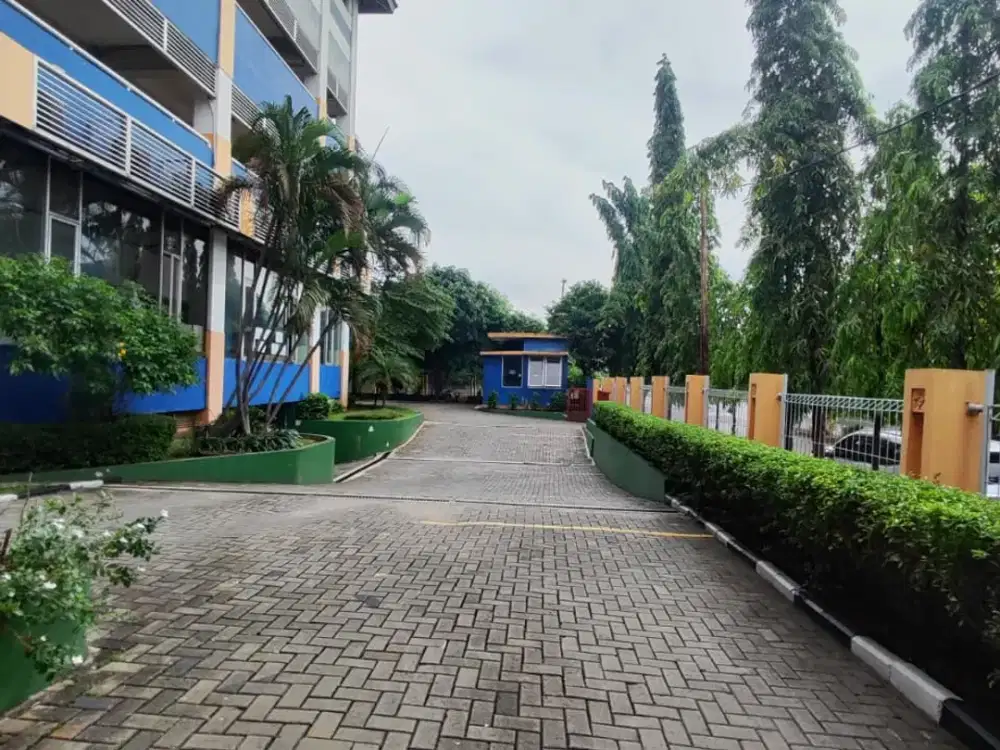 Gedung Sekolah Internasional di Jl. Pegangsaan, Kelapa Gading, Jakarta Utara