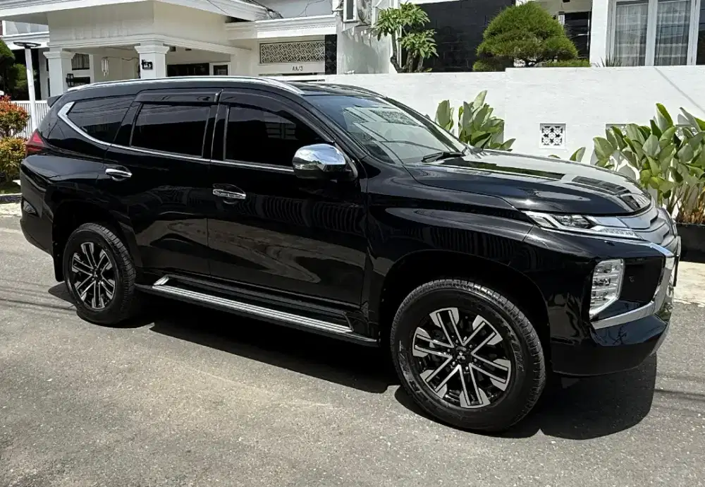 Pajero Dakar 4x2 AT Diesel 2021 km 8rb perak