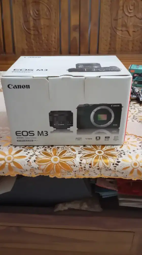Canon EOS M3 Putih
