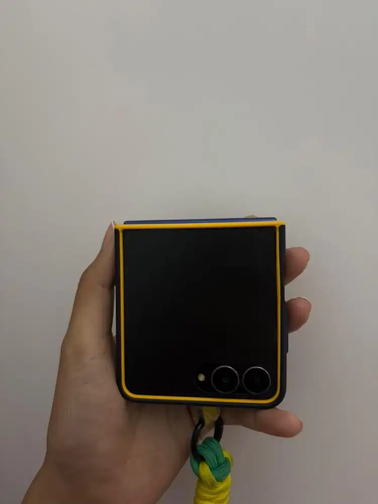 Samsung Z FLIP 7 258 GB