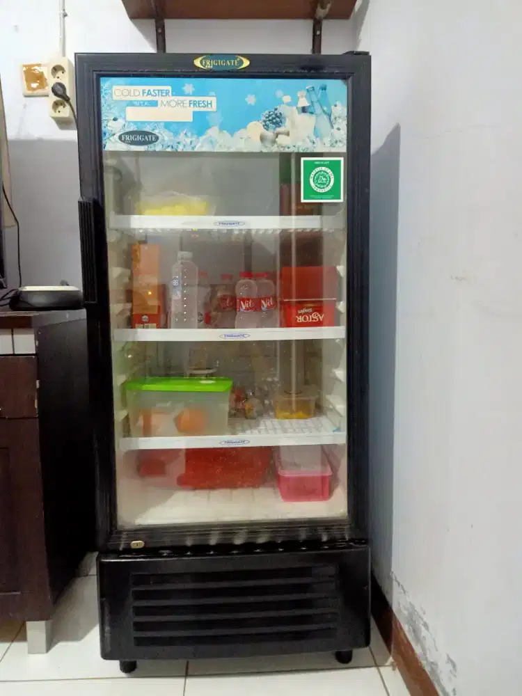 ShowCase merk. frigigate 3 rak