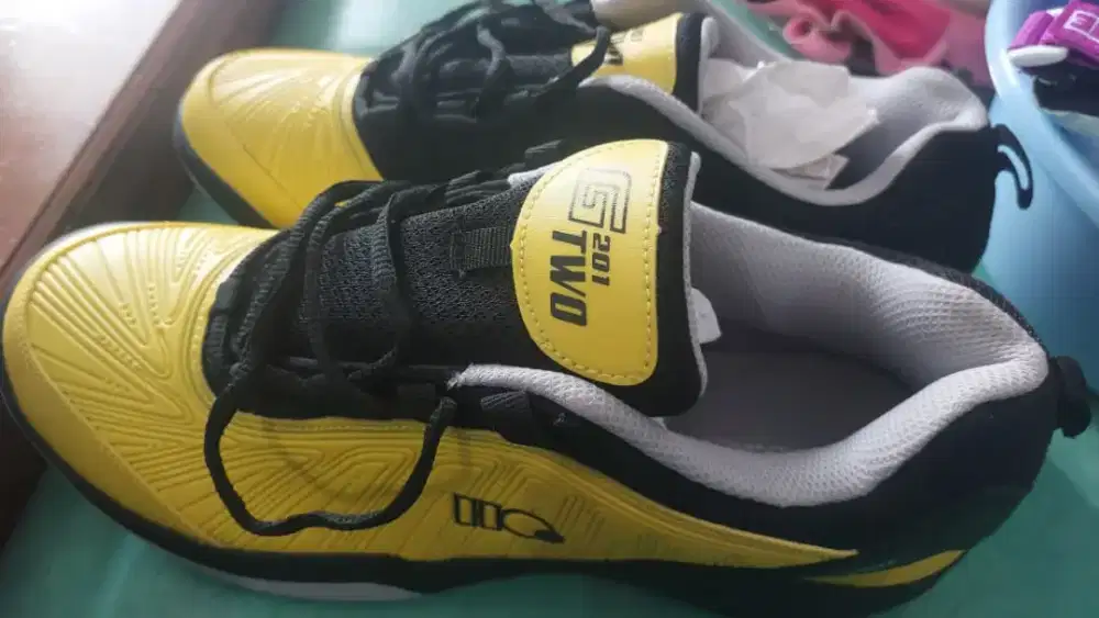 Sepatu Badminton Hiqua 46 Belum pernah pakai