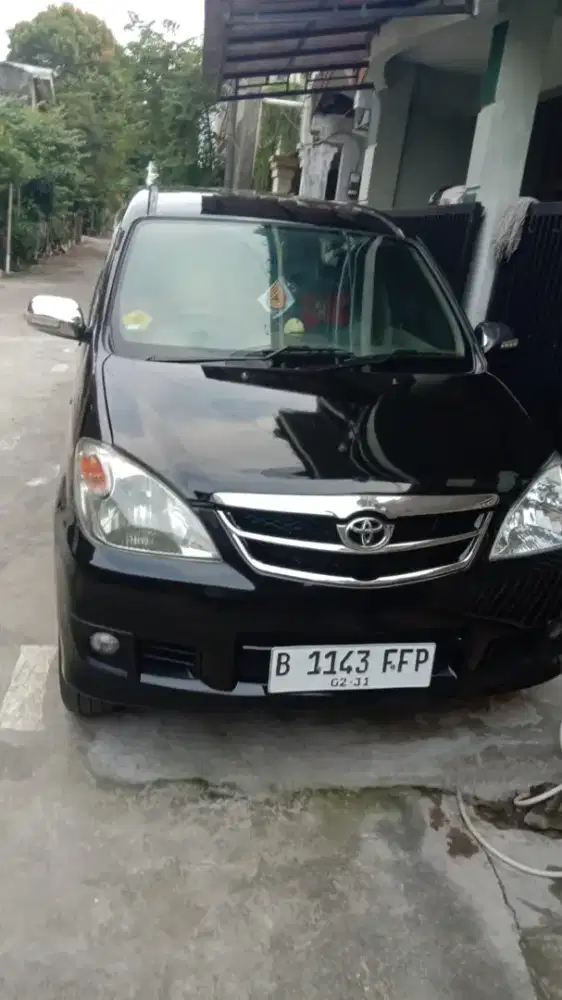 Toyota Avanza G 1.3 MT 2011 Warna Hitam