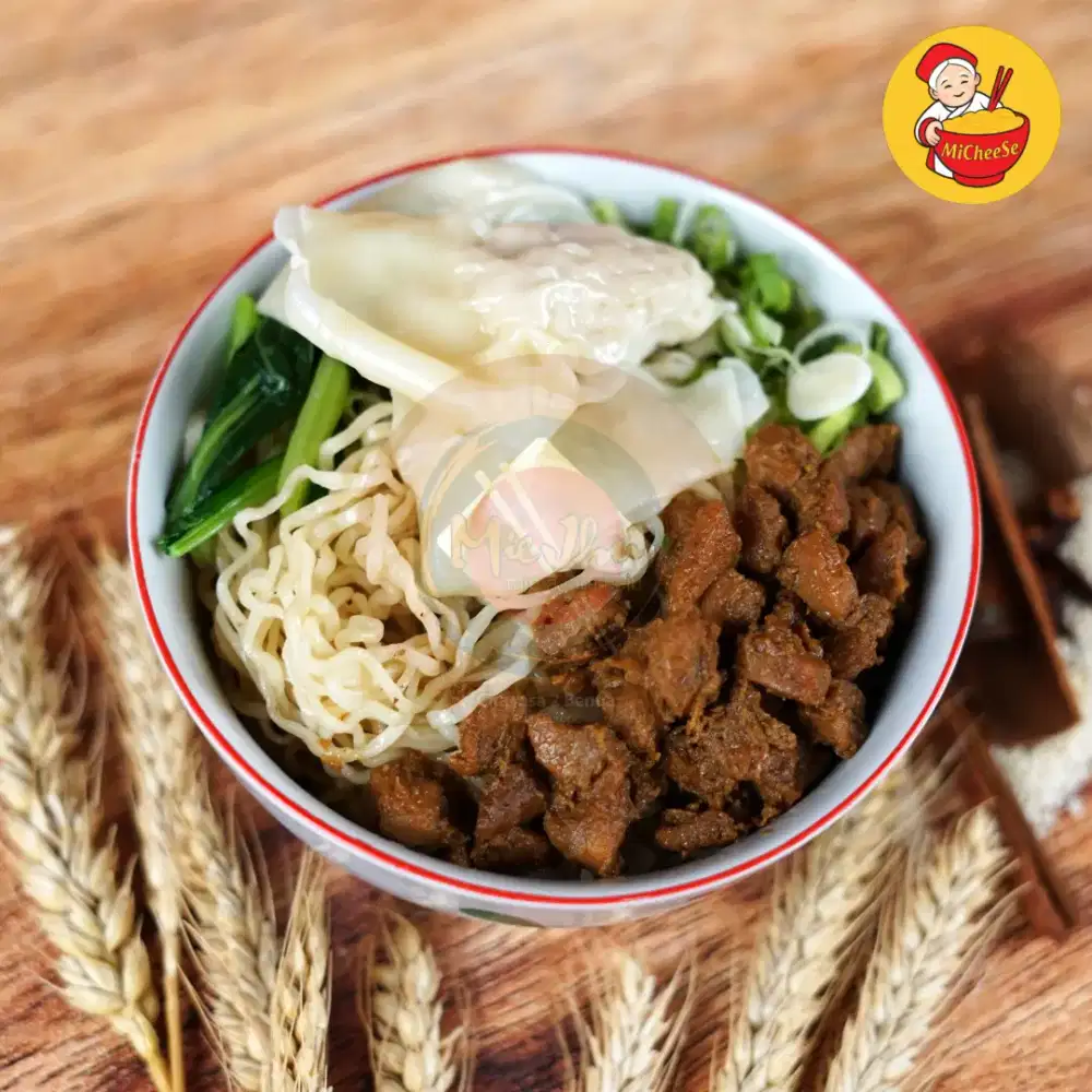 Waitress / pelayan rumah makan