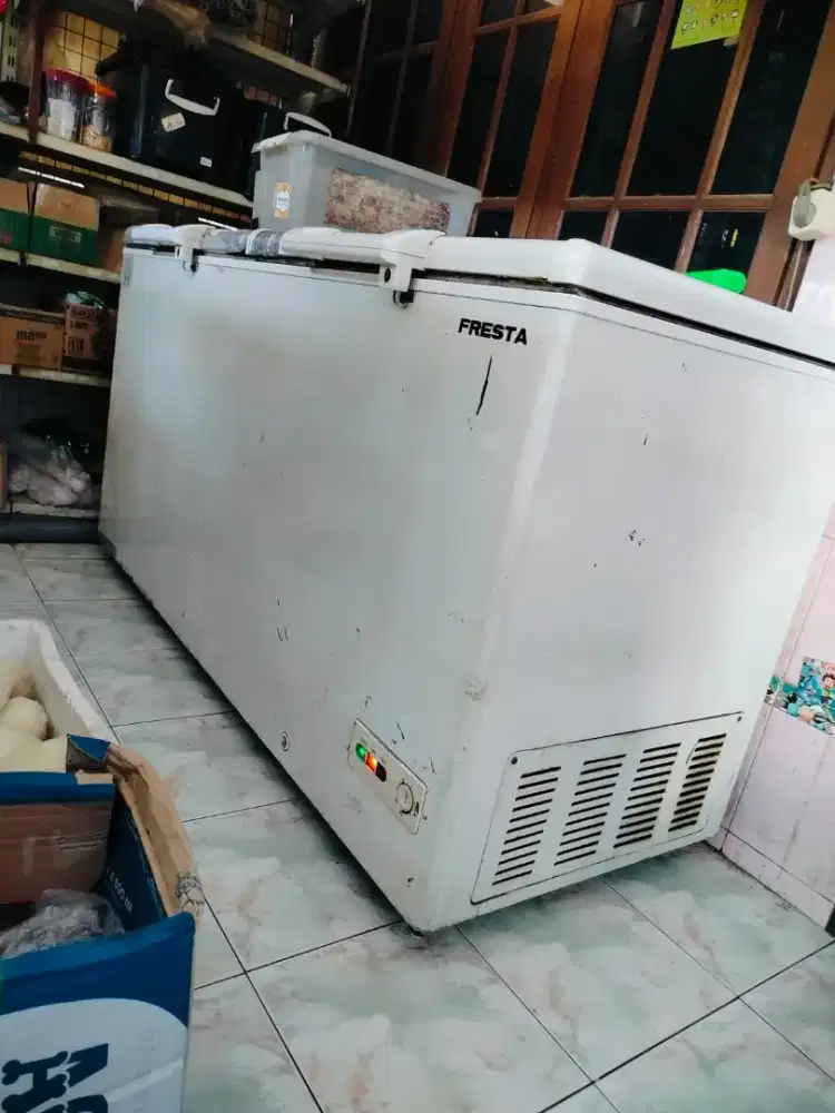 Jual Freezer Bekas 450L merk Fresta