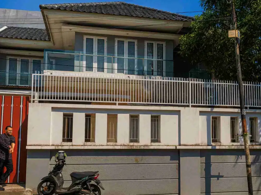 Dijual Rumah Jl. Raya Pendidikan Dekat Kampus UNM Pettarani. Luas 20x18