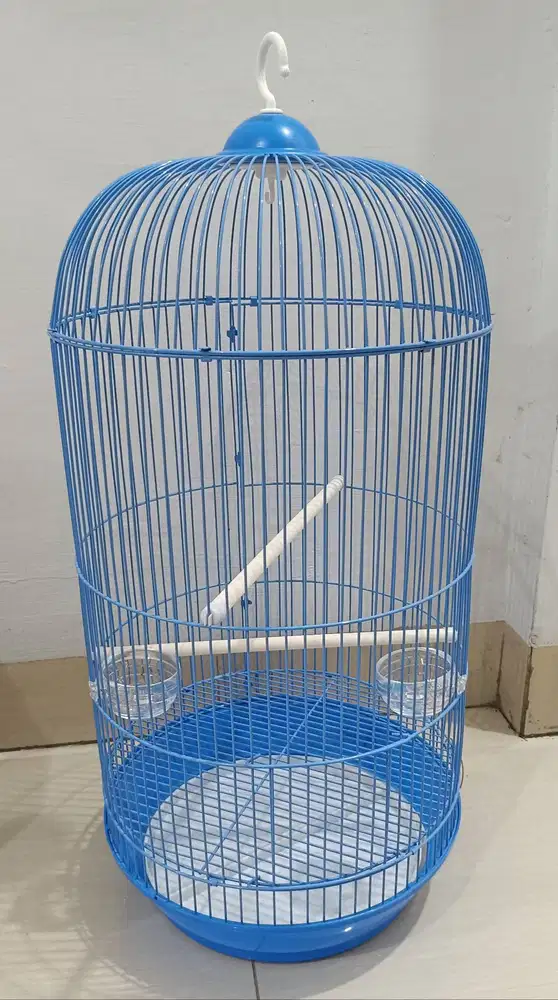 kandang burung bulat besi di Medan.