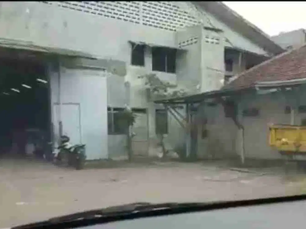 JUAL PABRIK/GUDANG JL KYAI TAMBAK DERES CEK DISKRIPSI