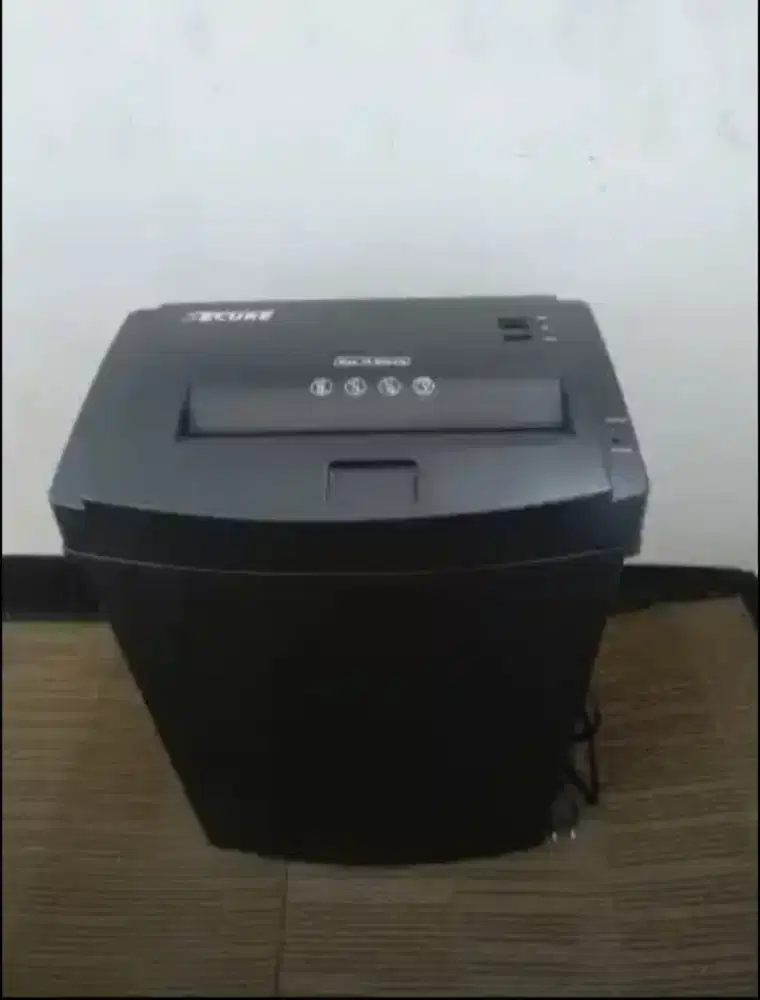 Penghancur Kertas Secure 
EzSC -10 A