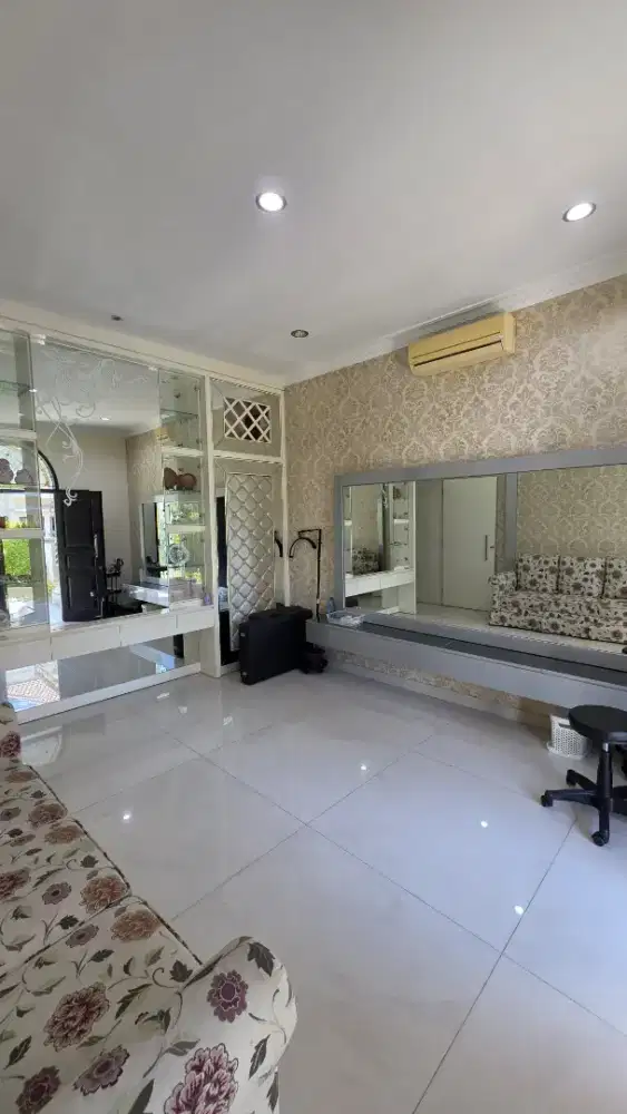 Modern Minimalis Pakuwon Indah