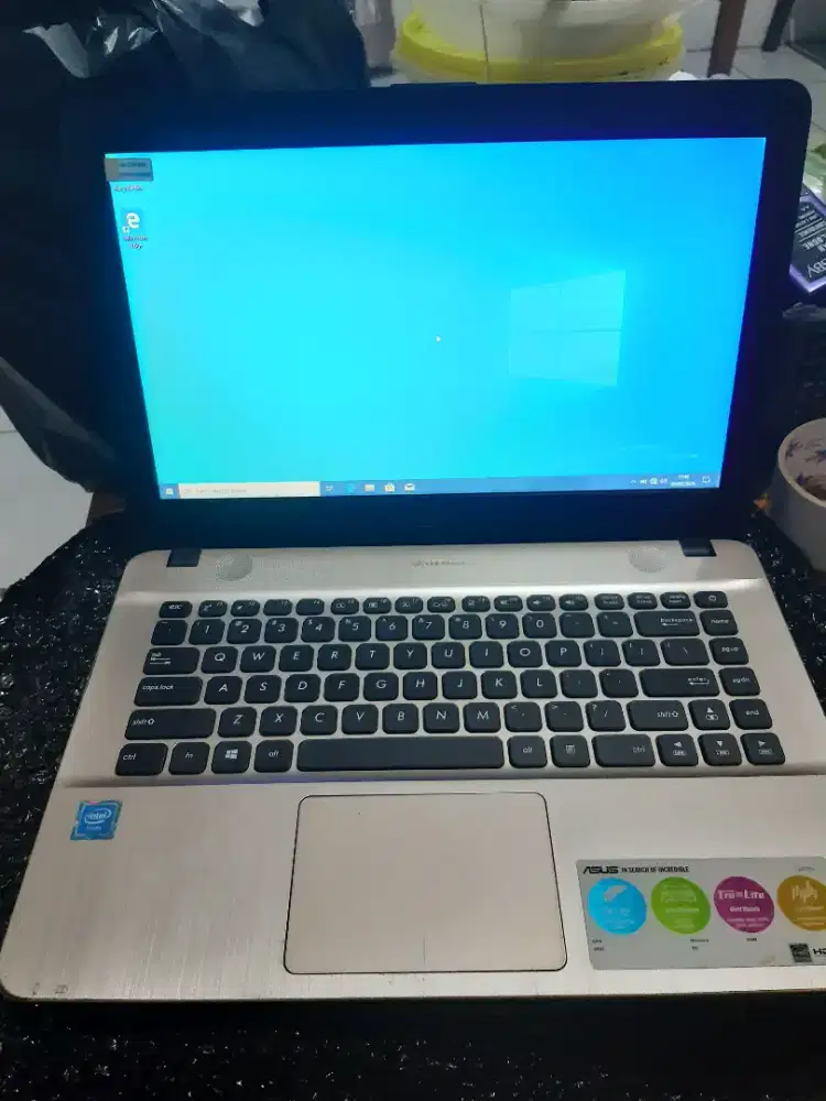 Laptop Asus X441SA, RAM 2gb  HDD 500gb