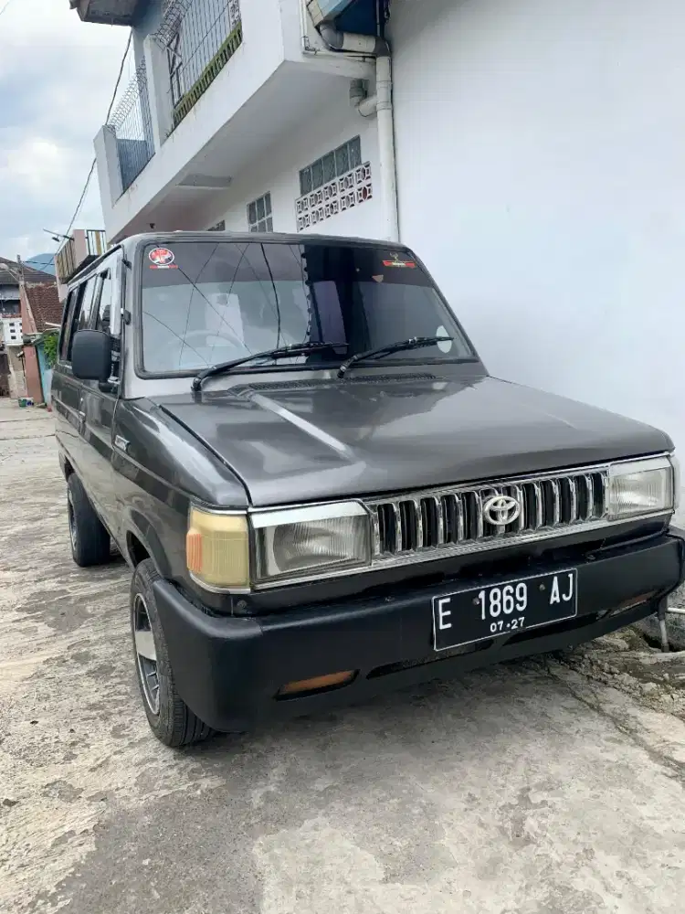 Toyota Kijang Super KF40 Short