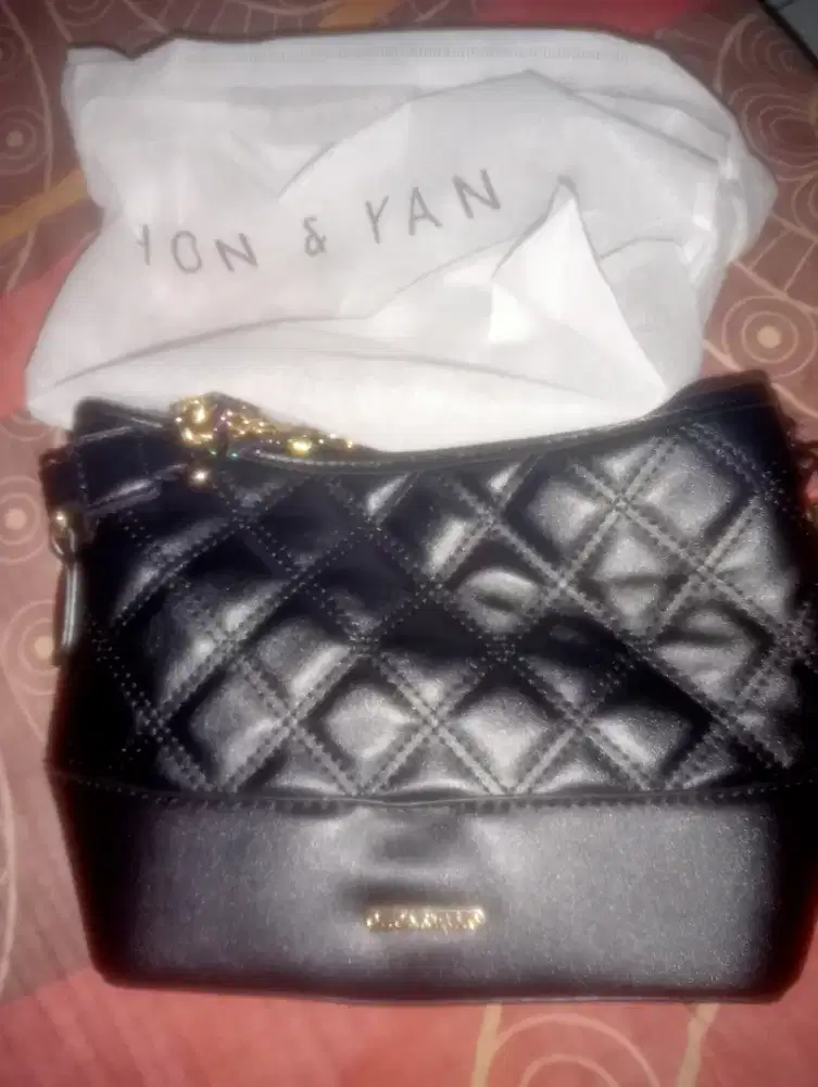 Hon & Yon tas wanita