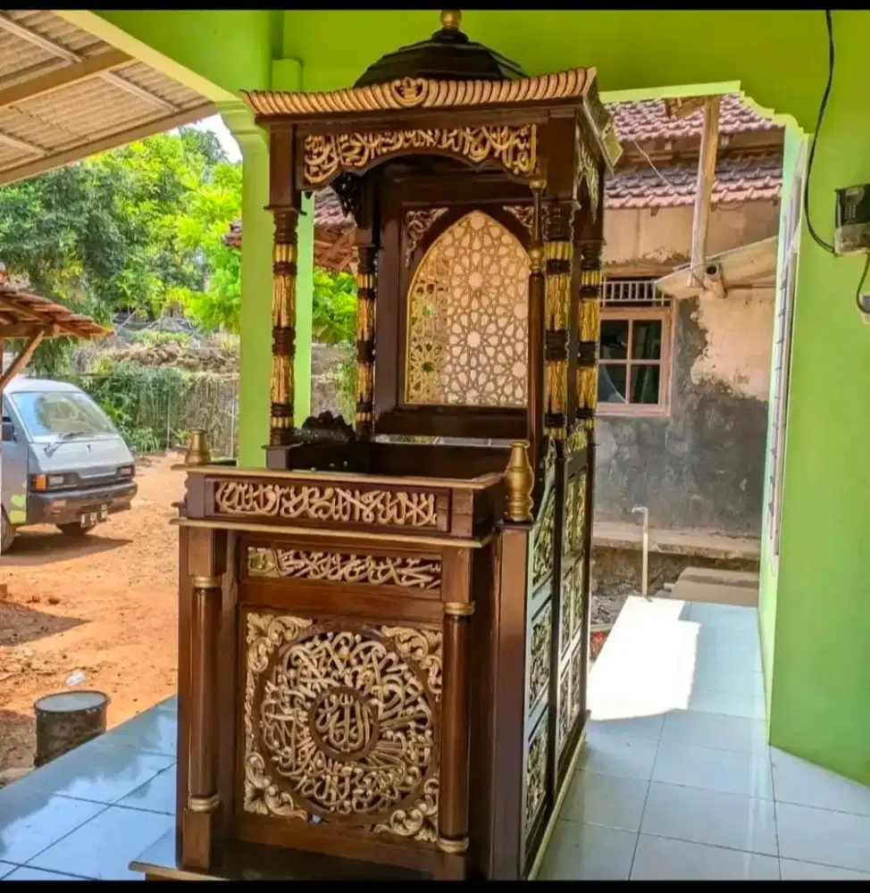 Produksi mimbar masjid