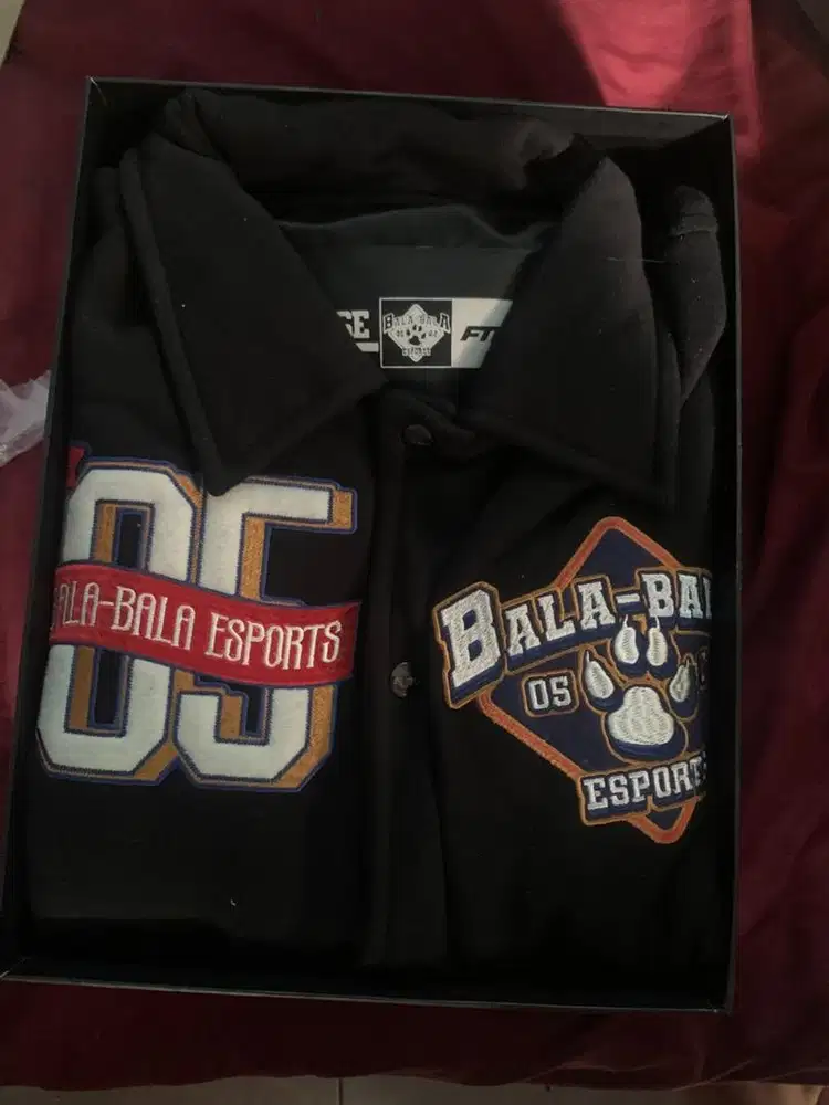 VARSITY B2E KONDISI MASIH BARU