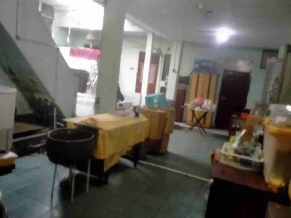 rumah lama 1½ lantai area menteng zonasi komersil