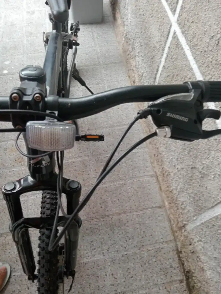 Di jual sepeda merk alton