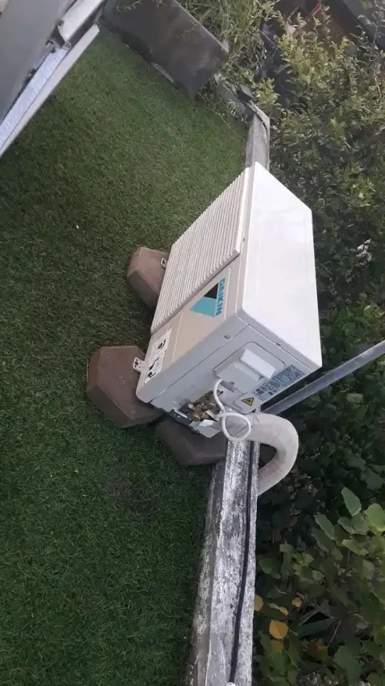 Service AC kulkas mesin cuci pompa air dan lain lain