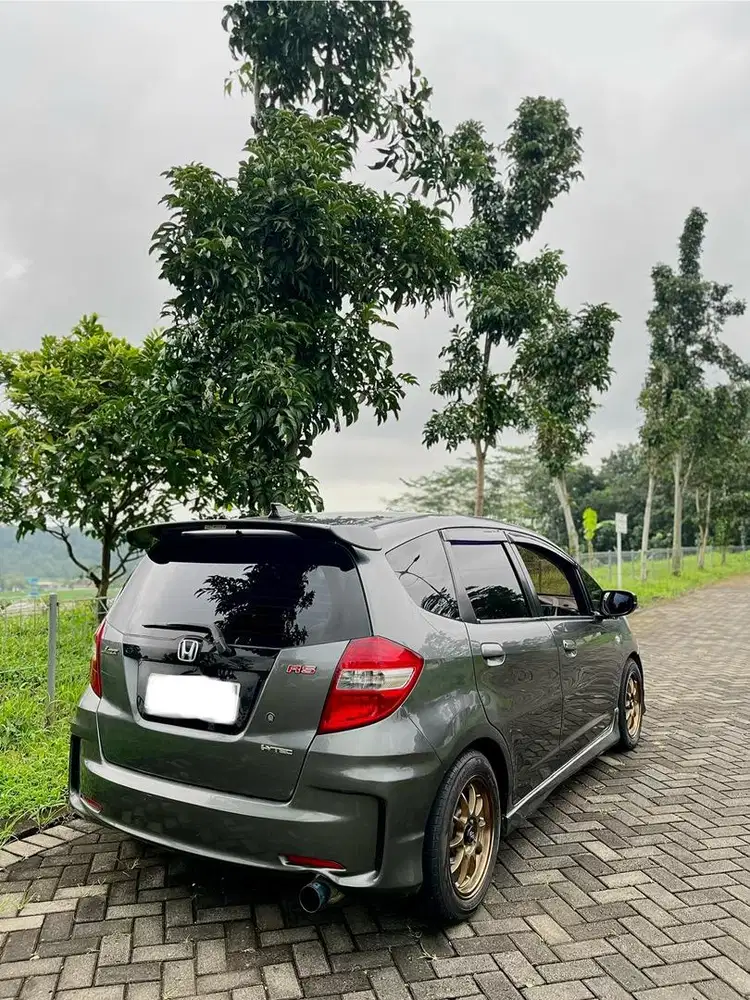 Dijual Honda Jazz MT 2012 Abu