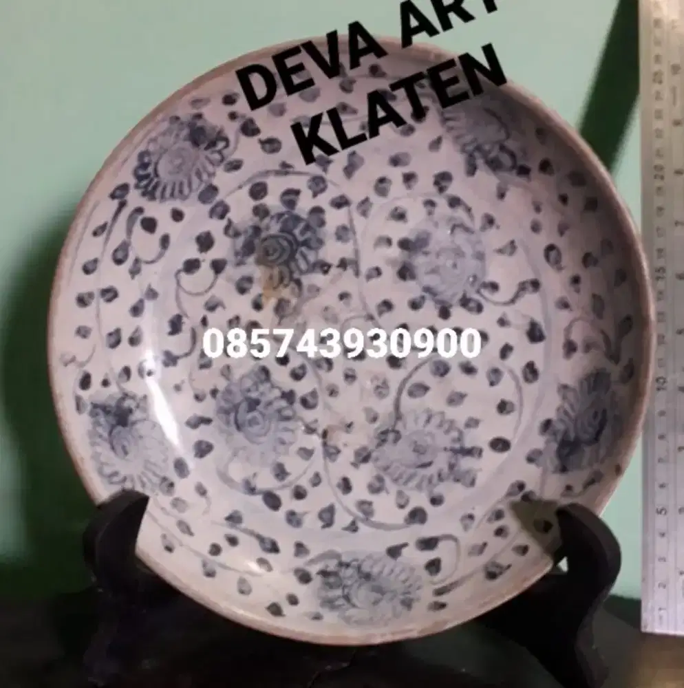 Piring keramik ming kuno.