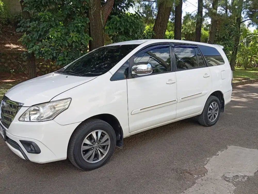 Toyota Innova Diesel G/AT 2015