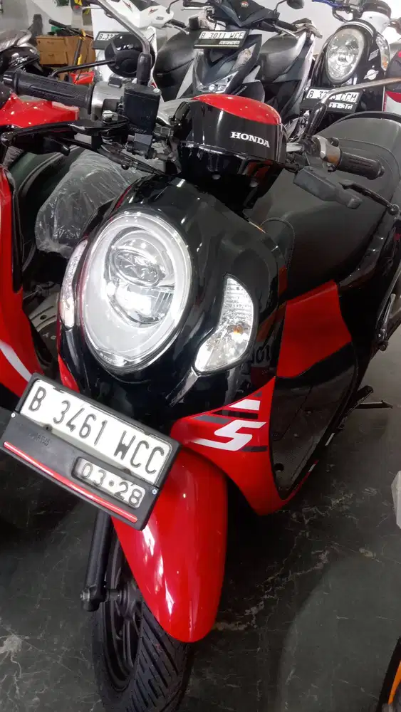 SCOOPY Tahun 2023 LOW KM