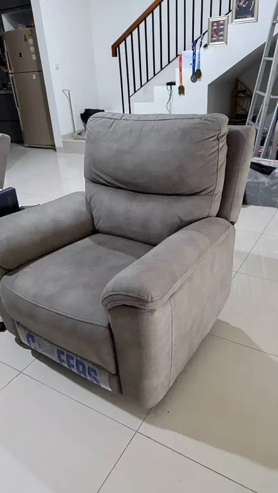 Sofa Reclining Informa kondisi 98%