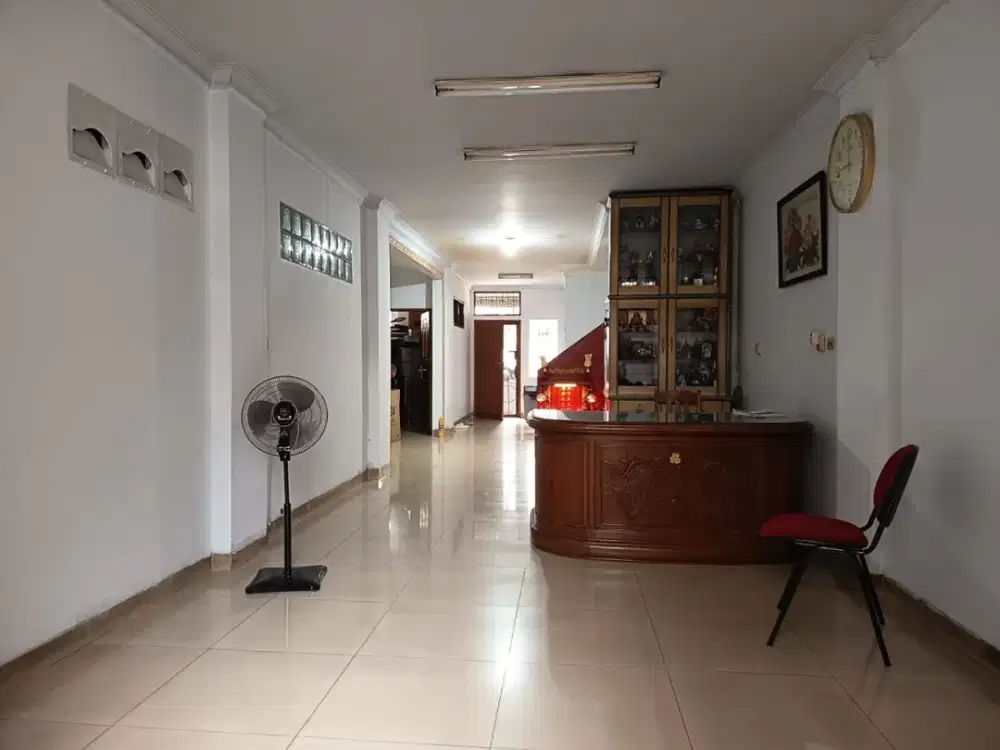 Dijual Ruko 4 1/2 Lantai di Jl. Kemanangan Raya Glodok Hadap Barat