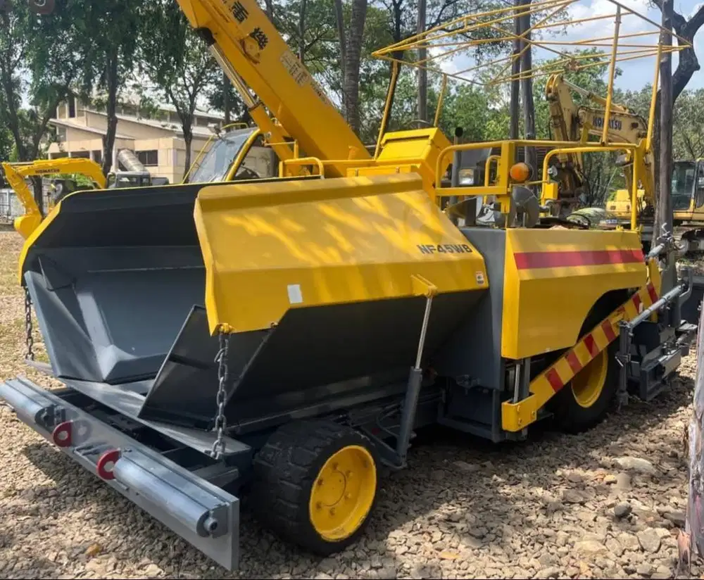 Dijual Asphalt Finisher Niigata NF45W